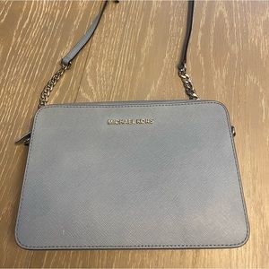 Crossbody purse